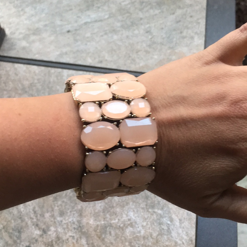 ⚡️FLASH SALE⚡️Light Pink & Gold Bracelet